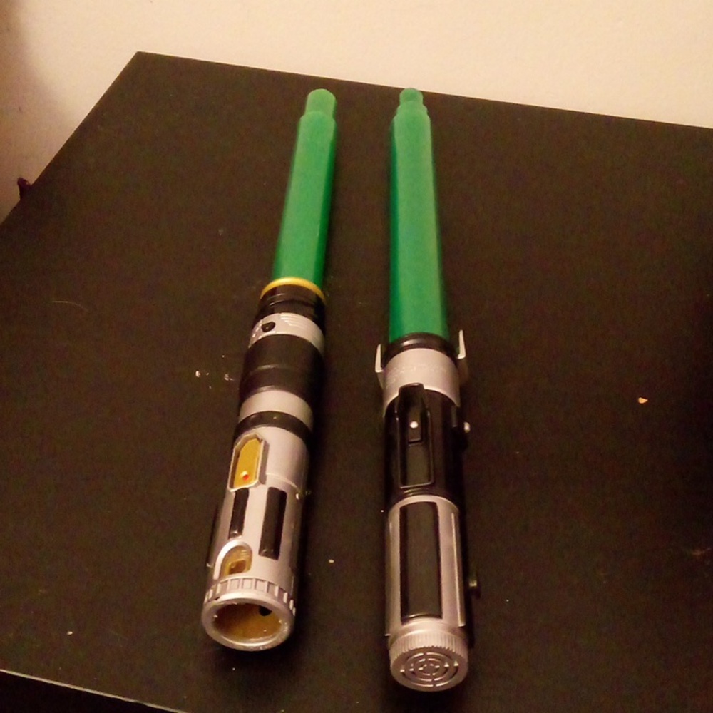 2 Star Wars Green Lightsabers Lot. (2 for $35)